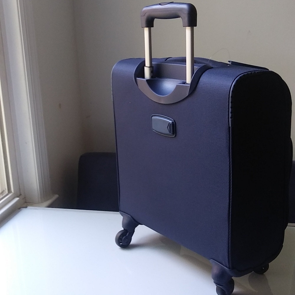 Lightweight 4 Wheel 300D Soft Case Suitcases Maximum Size For Vuel - Picture 3 of 13